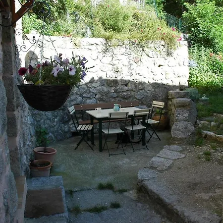 Holiday home Maison Chasteuil