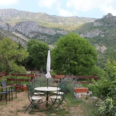 Holiday home Maison Chasteuil *